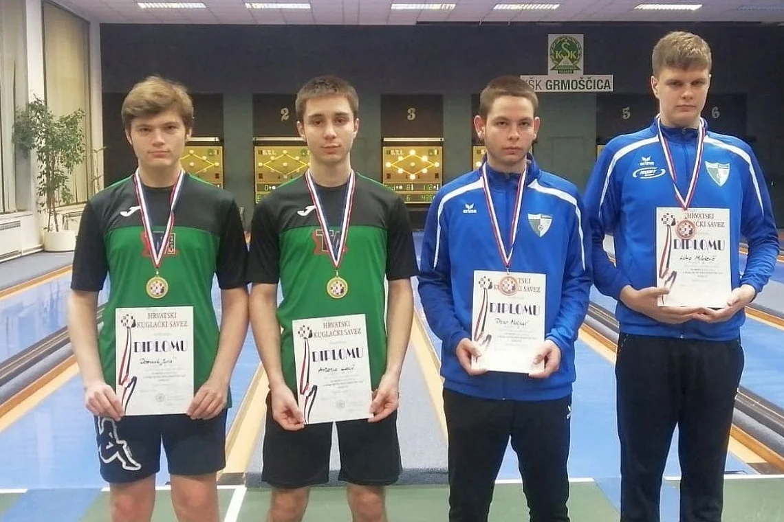 Jurić/A.Lozić (KŠK Grmoščica) parovni U18 državni prvaci