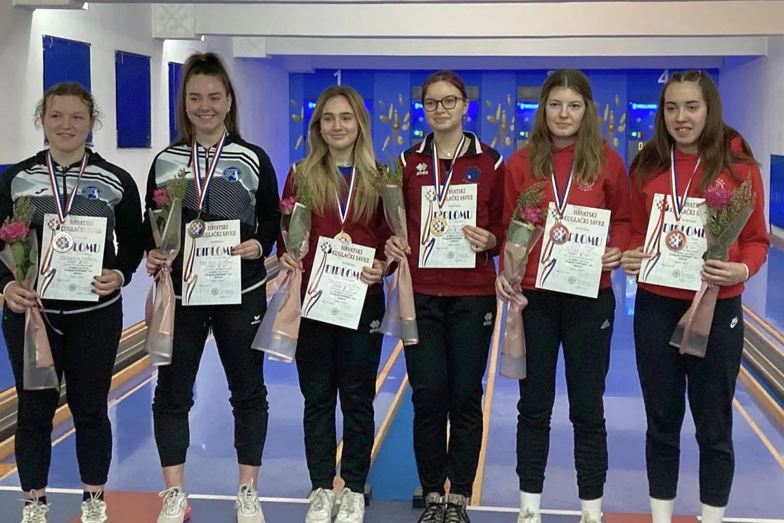 Par Polanšćak-Vicković (KK Zagreb) U23 juniorske prvakinje RH