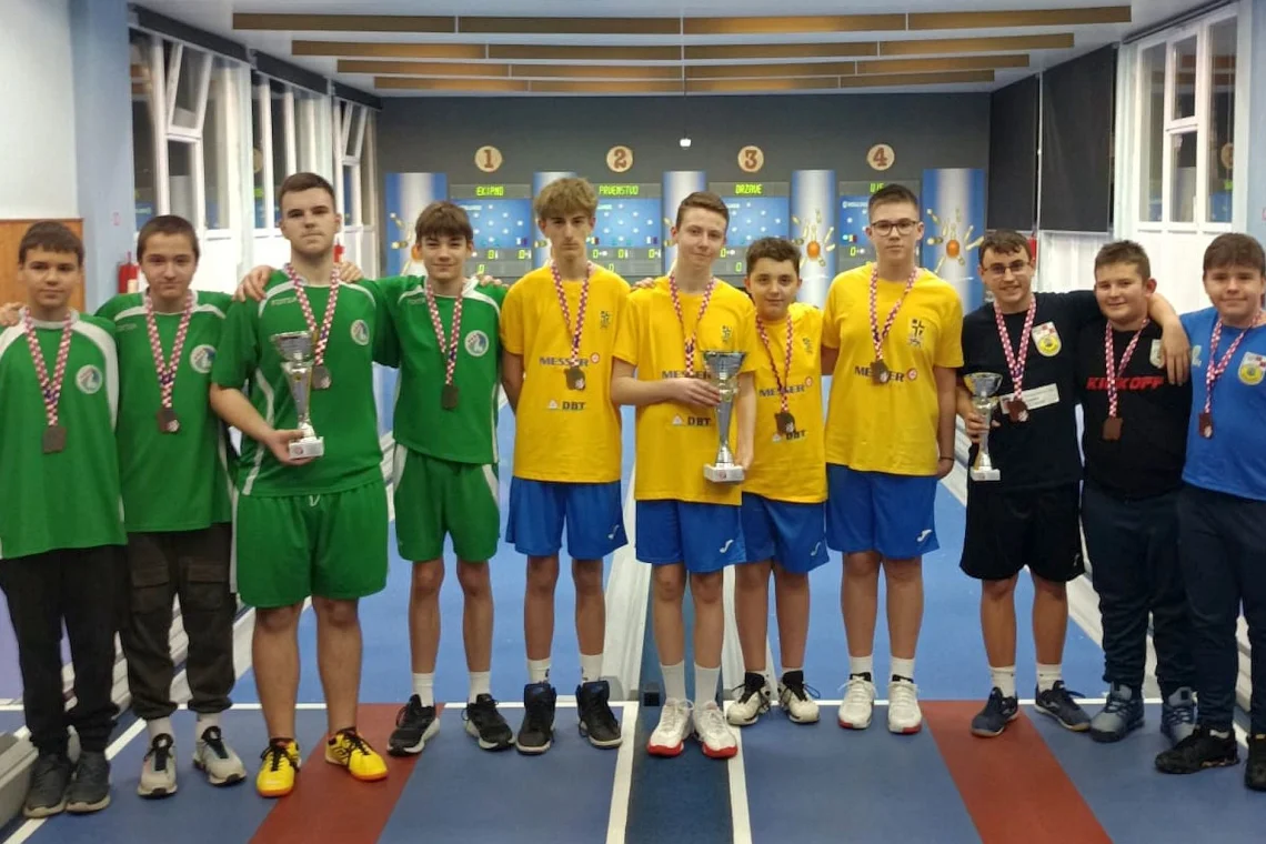 Ponikvama državne ekipne medalje u U15 muškoj i ženskoj konkurenciji