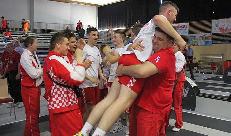 2015 SP U18m zlatosrebrobronca